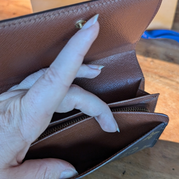 LOUIS VUITTON Porte Tresor Wallet - Picture 7 of 12